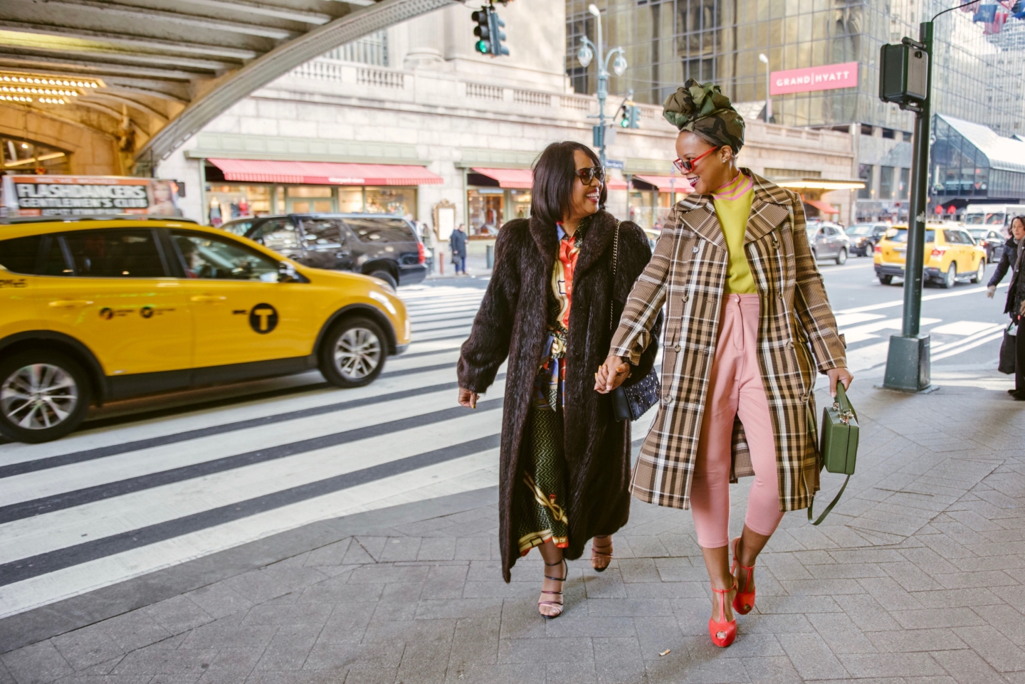 New York Mommy Daughter Photoshoot With Airbnb Experiences